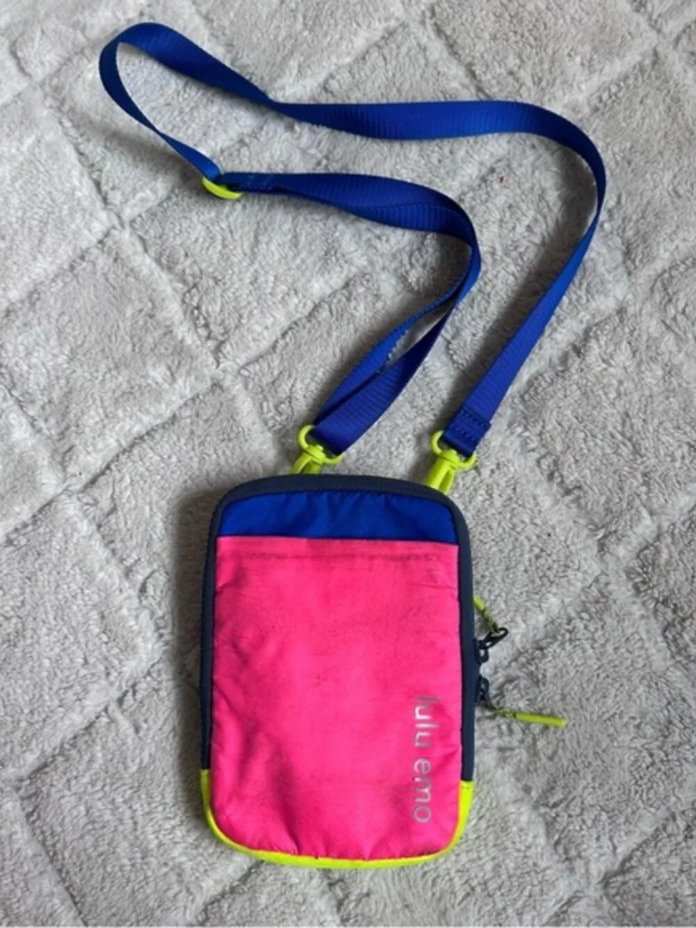 FLAWED | Lululemon | Easy Access Crossbody